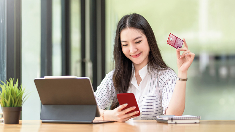 Apply for Designated ICBC Credit Cards to enjoy rewards up to HK$950